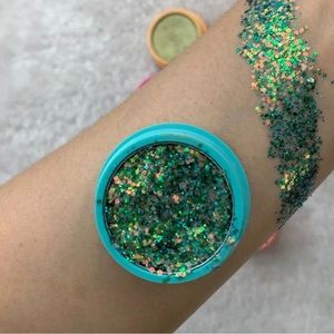 2 pcs Green 🌱 Oress Glitter ✨